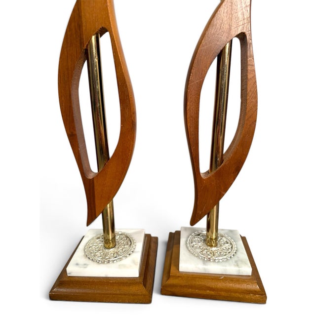 1960s Mid-Century Modern Sculptural Walnut & Brass Table Lamps, Pair For Sale In Portland, ME - Image 6 of 8