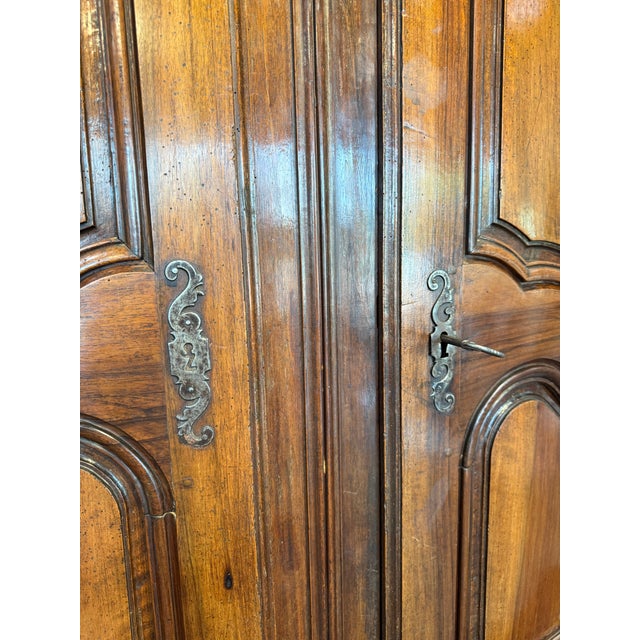 19th Century French Louis XV Style Buffet À Deux Corps Cabinet in Walnut For Sale - Image 9 of 11