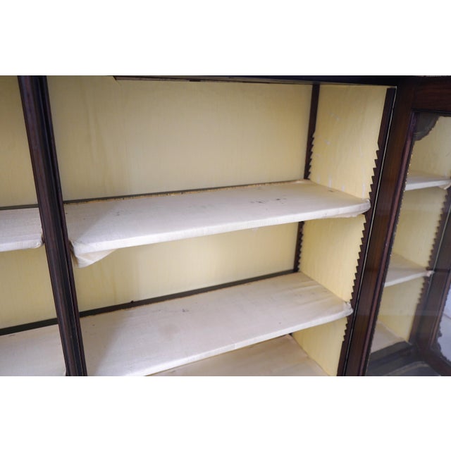 19th Century Antique Italian Victorian Style Mahogany Display Cabinet For Sale - Image 5 of 18