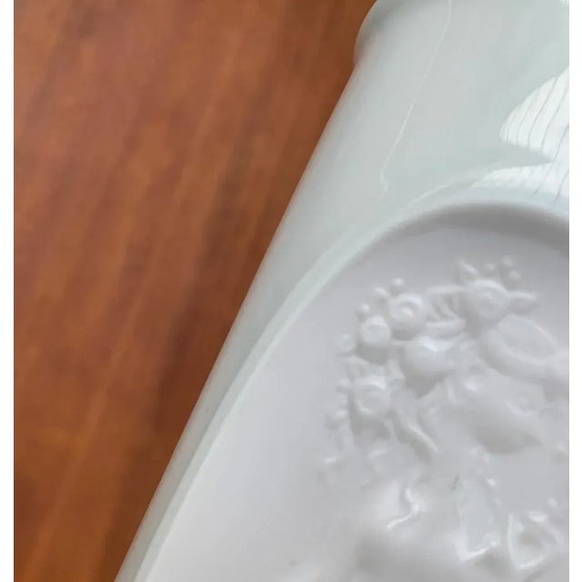 Mid-Century German White Porcelain Vase by Bjørn Wiinblad for Rosenthal For Sale - Image 14 of 18
