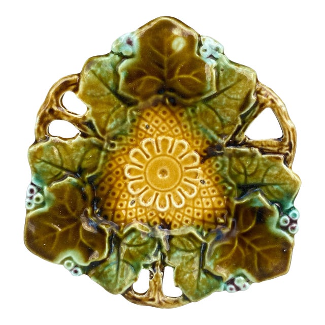 French Majolica Dish Leaf, Circa 1890 For Sale