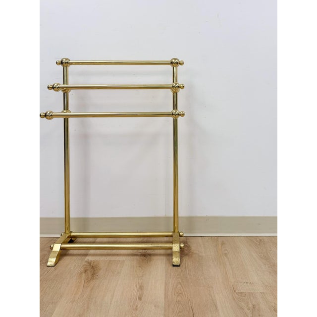Brass Vintage Polished Brass Three-Tier Freestanding Towel Rack Ball Finials Atomic For Sale - Image 8 of 10