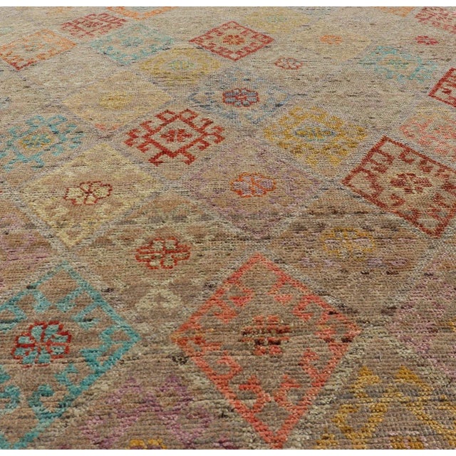 Modern Tribal Rug in Wool With Sub-Geometric Diamond Design in Colors For Sale In Atlanta - Image 6 of 11