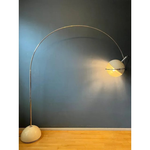 Space Age Focus Arc Floor Lamp by Fabio Lenci for Guzzini For Sale - Image 5 of 11