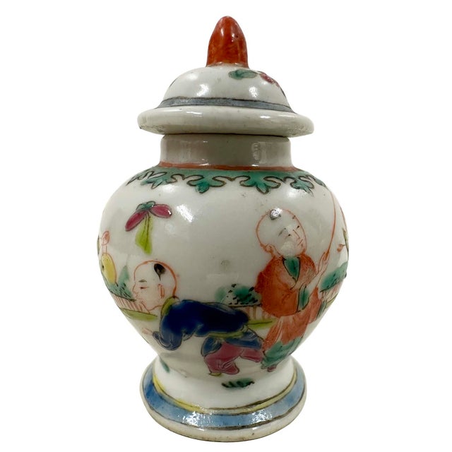 Early 20th Century Chinese Hand Painted Porcelain Ginger Jar - A Pair For Sale In Los Angeles - Image 6 of 12