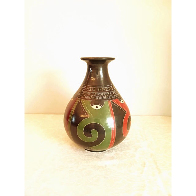 Vintage Signed Teodulo Potosme Nicaragua Art Pottery Vase San Juan De Oriente Hand Etched Sgraffito Vessel Global Tribal Accent For Sale - Image 4 of 10