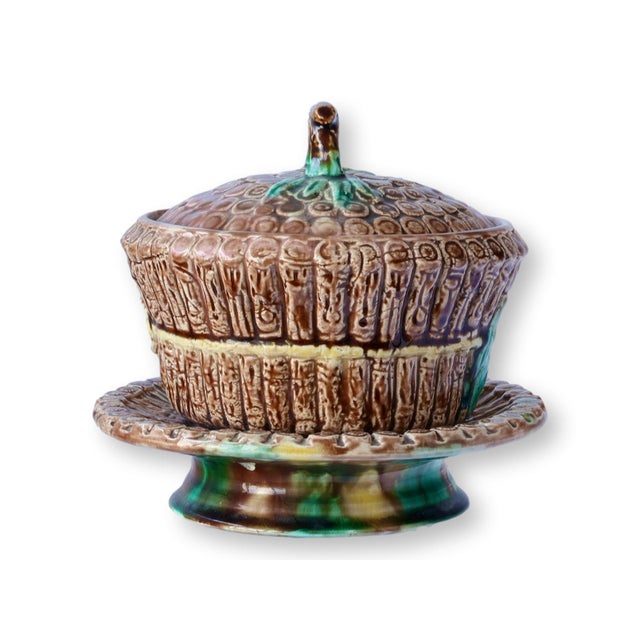 English Late 19th Century Rare English Majolica Footed Tureen For Sale - Image 3 of 7