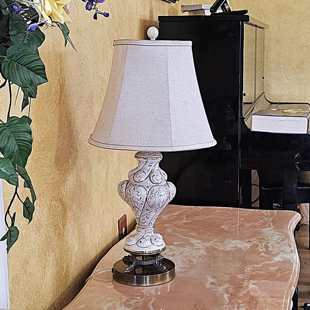 Vintage Italian Capodimonte Style Porcelain Table Lamp With Scrollwork & Bronze-Tone Base For Sale - Image 11 of 18