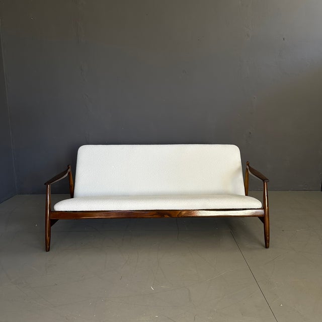 Mid-Century Modern Vintage Italian Sofa in White Bouclé Fabric and Wood from Pizzetti, 1960s For Sale - Image 3 of 16