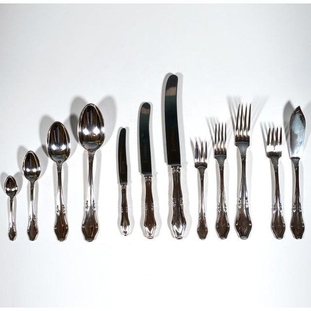 Art Deco Silver Cutlery Set for 12 in Showcase attributed to Bruckmann &Sons Germany, 1920s, Set of 164 For Sale - Image 9 of 13