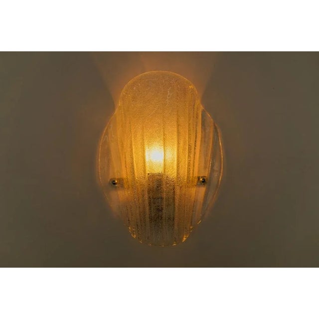 The wall lamp come with 1 x e14 / e15 edison screw fit bulb holder, is wired and in working condition. It runs both on...