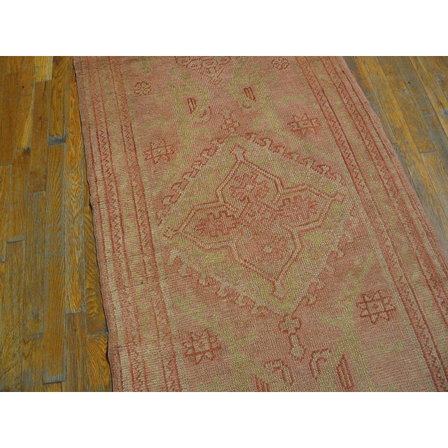 Turkish 1920s Pink Medallion Antique Turkish Decorative Oushak Rug 3' X 12' Handknotted Wool Carpet For Sale - Image 3 of 6