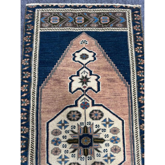 Turkish Yastik Rug 1'6" x 3'5" For Sale - Image 4 of 5