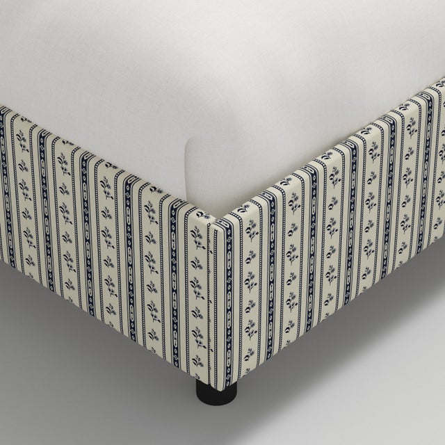Stoffer Home x Cloth & Company Elsie Bed in Botanical Stripe Navy with Navy Welt, Full/Double For Sale In Chicago - Image 6 of 9