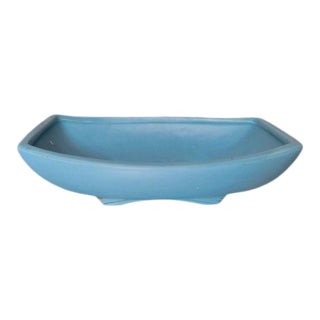 Mid-Century Modern McCoy Low-Profile Footed Matte Turquoise Planter For Sale