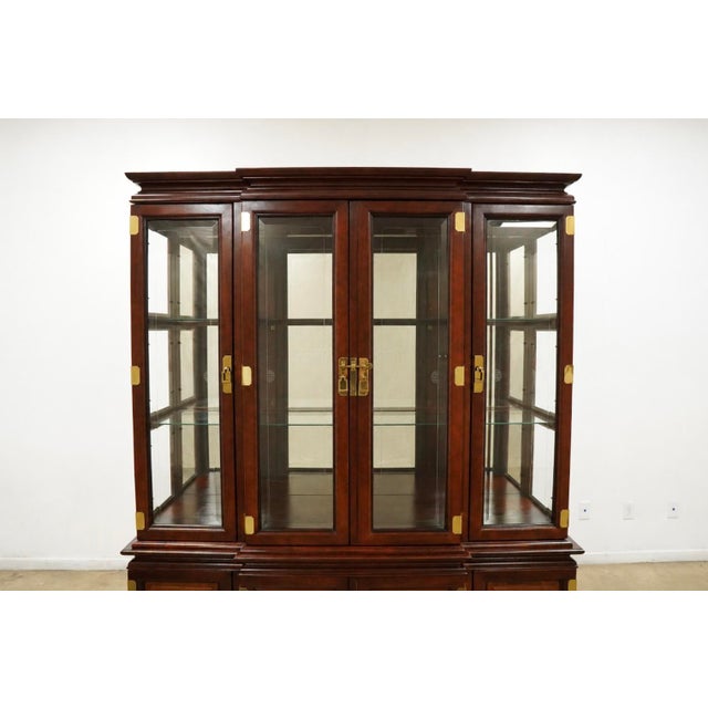 Vintage Universal Furniture Ming-Style Display Cabinet, Attributed For Sale - Image 9 of 16