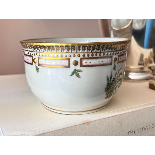 Ceramic 1960s Flora Danica Bowl by Royal Copenhagen // Malva Moschata L. // Exquisite Hand-Painted Fine China For Sale - Image 7 of 12