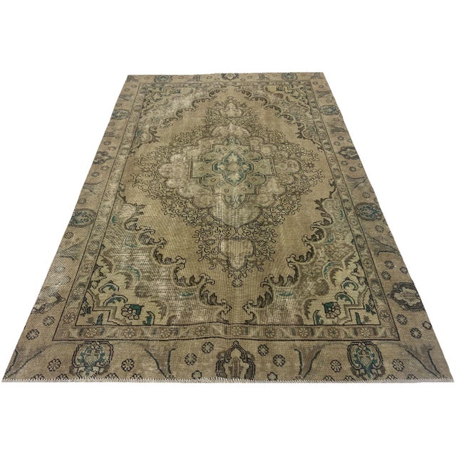 Vintage rug | Size: 260 x 167 cm | Knot density: High-quality handcraft | Material: Wool | Condition: Very good | Design:...