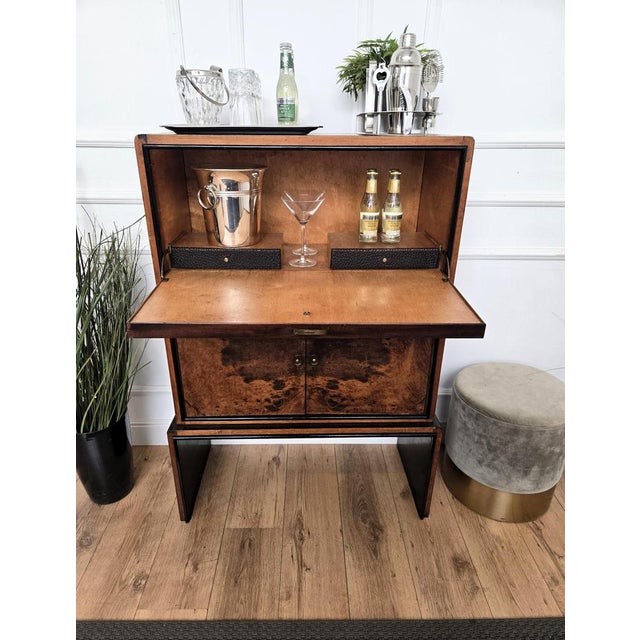 1940s Mid-Century Modern Italian Walnut Bar Cabinet, 1940s For Sale - Image 5 of 11