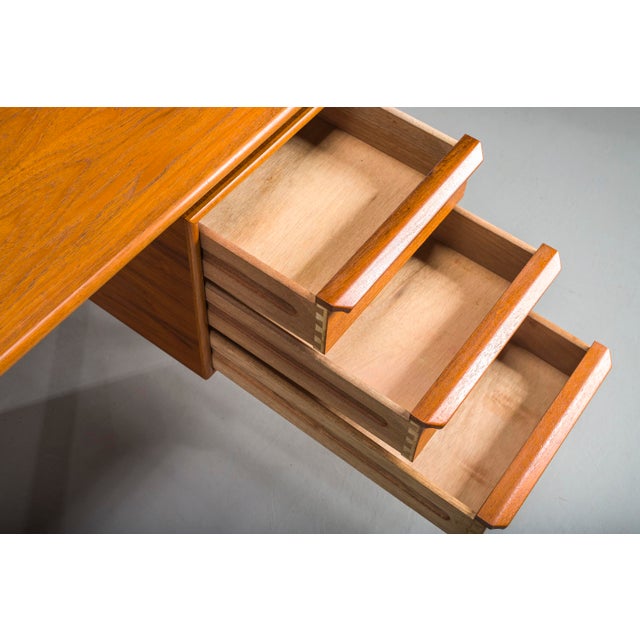 1970s Mid-Century Modern Teak Freestanding Desk from GV Møbler, 1960s For Sale - Image 5 of 18