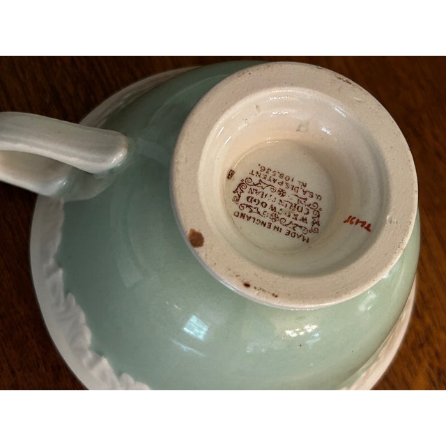 1930’s Wedgewood China Corinthian Hampton Court With Celadon Mint Green Rim - A Set of 60 Pieces For Sale - Image 16 of 18