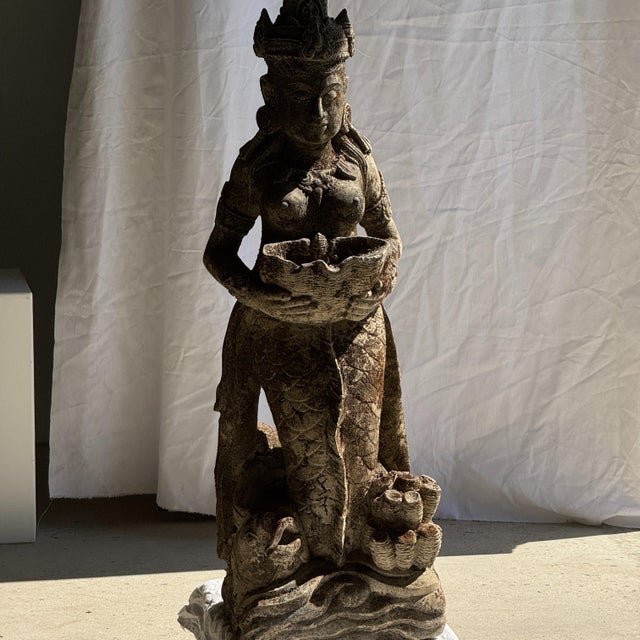 Unknown, Indonesian Shell Goddess Sculpture in Volcanic Limestone, 1980s, Stone For Sale - Image 6 of 11
