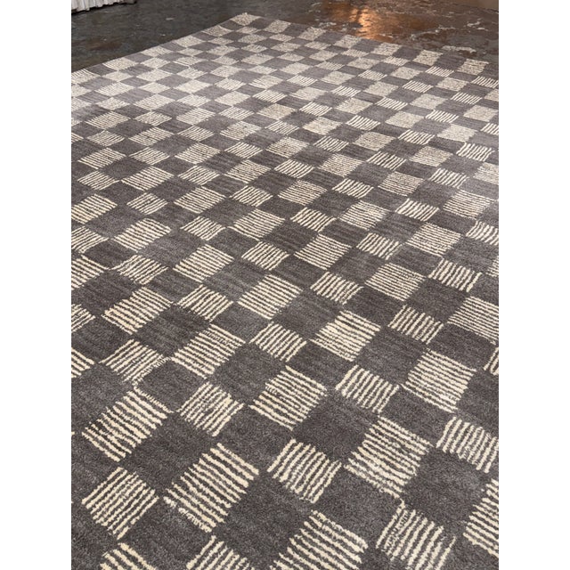 Late 20th Century 8ft 6in × 11ft 7in Contemporary Checkered Hand Tufted Wool Area Rug For Sale - Image 5 of 12