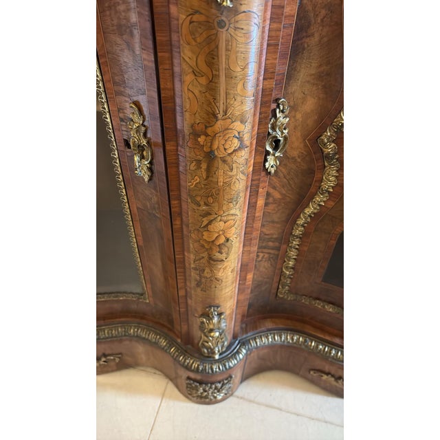 Antique Victorian Burr Walnut Marquetry Serpentine Credenza, 1850 For Sale - Image 10 of 18