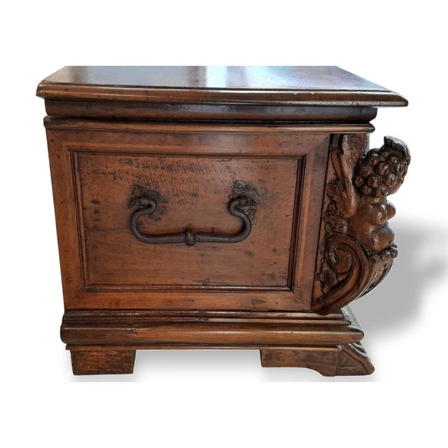 Walnut Chest from Bergamo, 1600s For Sale - Image 4 of 8