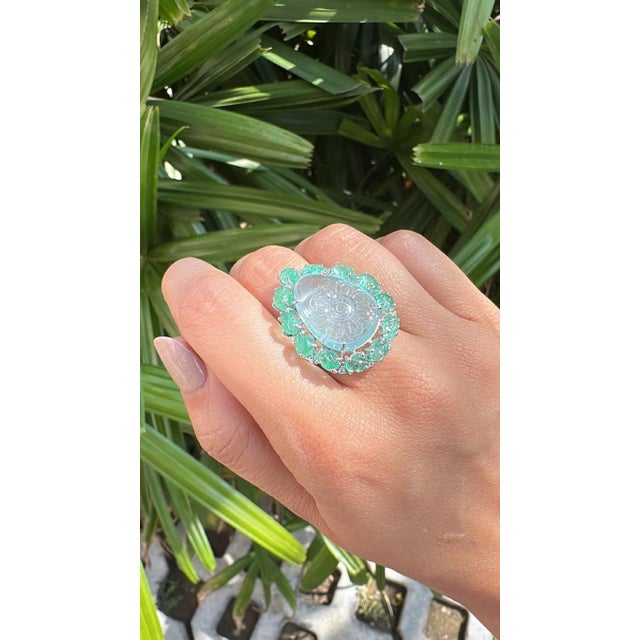 Set in 18k Gold, 13.39 Carats Carved Aquamarine, Emerald & Diamond Cocktail Ring, Us Size 6 For Sale - Image 10 of 10