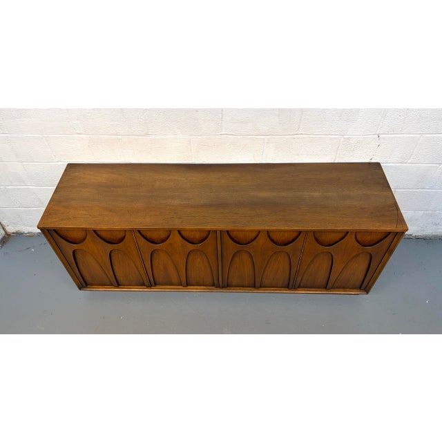 Mid 20th Century Mid 20th Century Broyhill "Brasilia" Mid-Century Modern Walnut Credenza For Sale - Image 5 of 18