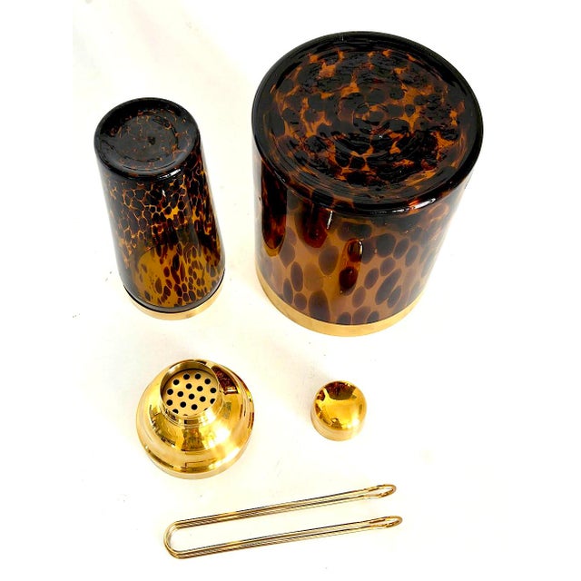 Faux Tortoise Shell Glass Cocktail Set With Brass Accents, 4 Piece Set For Sale In Miami - Image 6 of 8