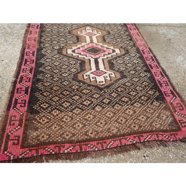 Galerie Shabab Collection Mid-20th Century Turkish Anatolian Throw Rug For Sale In New York - Image 6 of 8