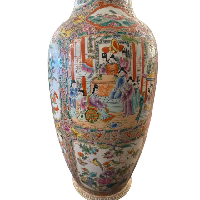 Chinese Large Chinese Export Rose Medallion Porcelain Vase. Early 20th Century. For Sale - Image 3 of 8