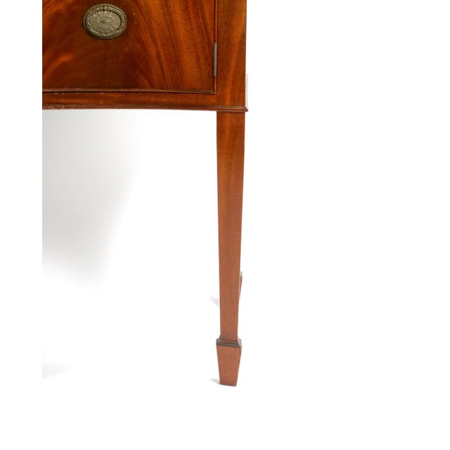 Wood Early 20th Century George III Flame Mahogany Serpentine Sideboard / Server For Sale - Image 7 of 12