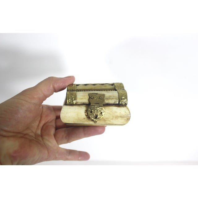 Ivory Vintage Camel Bone and Brass Box, Brass Inlay, Lidded, Carving, Hinged Lid Ring Box, Brown Ivory Gold Trinket, Jewelry, Stash For Sale - Image 8 of 9