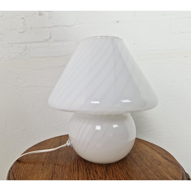 1970s Murano White Swirl Mushroom Lamp, 1970s For Sale - Image 5 of 10