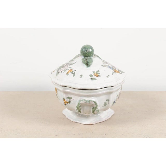 1750s Mid 18th Century French Faience Soup Tureen For Sale - Image 11 of 13