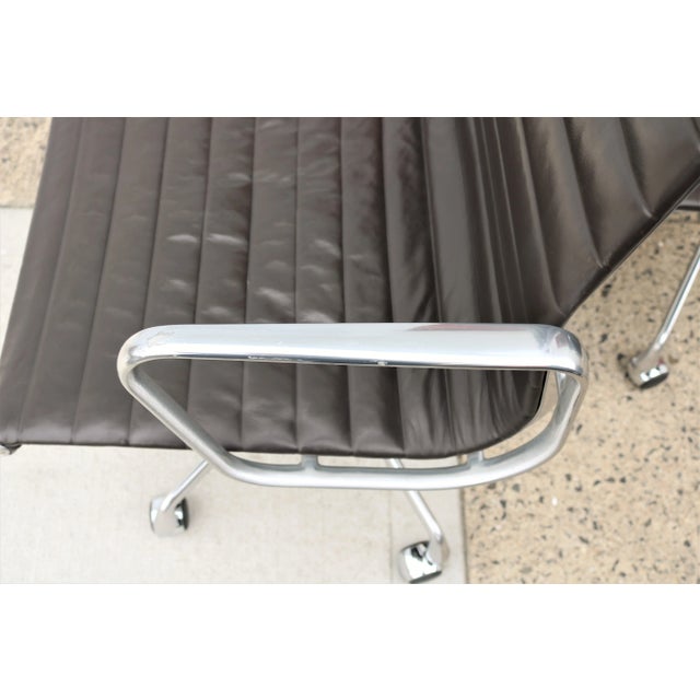 Mid-Century Modern Herman Miller Eames Aluminum Group Brown Leather Management Chair For Sale - Image 9 of 13