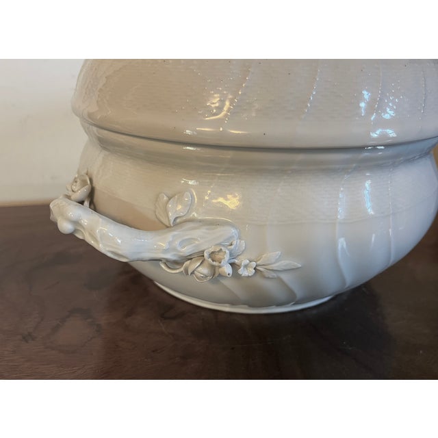 Antique 19th Century German KPM Berlin Porcelain Rococo Blanc De Chine Soup Tureen For Sale - Image 15 of 18