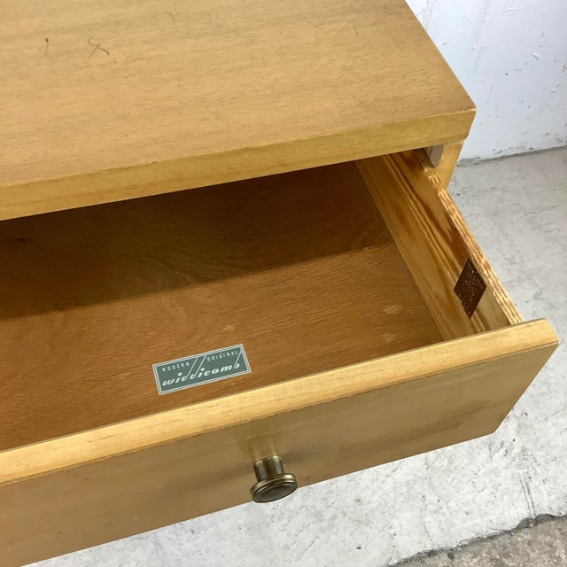 T. H. Robsjohn-Gibbings Three Drawer Nightstand or End Table for Widdicomb For Sale In Philadelphia - Image 6 of 13