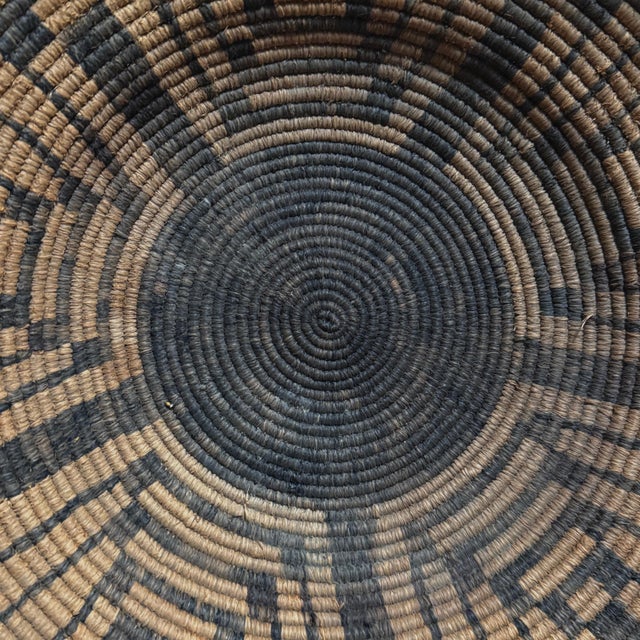 Antique Pima Gathering Basket With Two-Tone Squash Blossom Design For Sale - Image 10 of 11