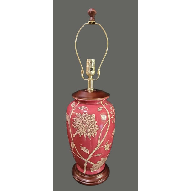 Chinoiserie Vintage Asian Inspired Painted Chrysanthemum Floral Red Table Lamp For Sale - Image 3 of 10