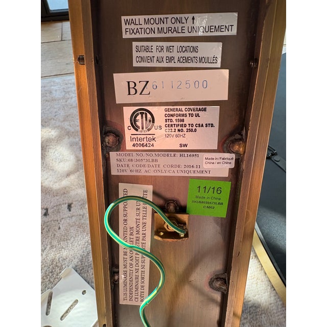 Design: The lamp features neoclassical design elements with a prominent column structure. The clear, faceted shaft allows...