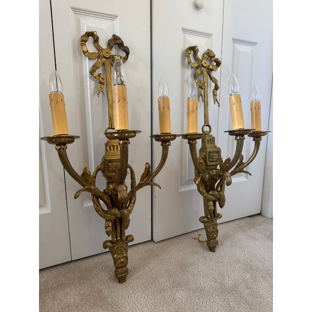 Vintage Mid-Century Louis XIV Solid Brass 3-Arm Wall Sconces W/Ribbons - Pair For Sale - Image 4 of 17