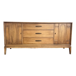 Mid Century Modern Walnut Credenza For Sale