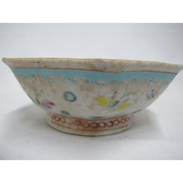 19th Century Chinese Nyonya Ware Famille Rose Butterfly Motif Turquoise Center Octagonal Bowl For Sale - Image 5 of 7