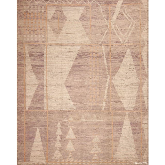 Nazmiyal Collection Light Neutral Warm Color Tribal Geometric Design Modern Area Rug For Sale