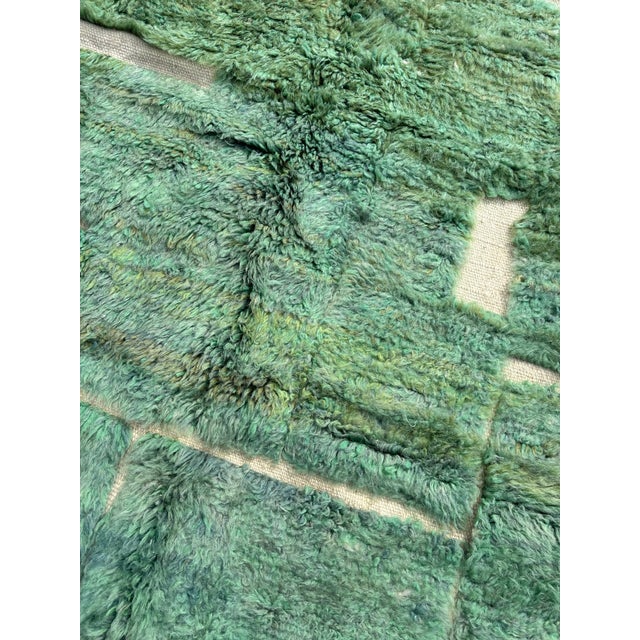 Mid-Century Modern Contemporary Moroccan Mrirt Wool Rug in Soft Green For Sale - Image 3 of 10