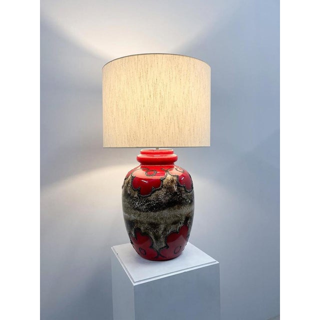1960s Mid-Century Modern Red and Black Ceramic Table Lamp, 1960s For Sale - Image 5 of 7